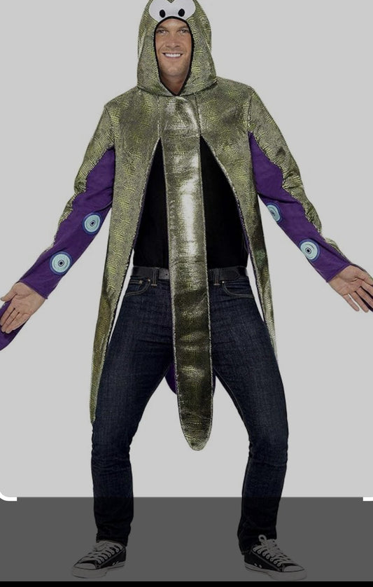 Traje de pulpo con capucha: capa verde metalizada y tentáculos morados sobre pantalón negro