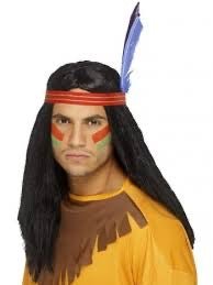 Peluca masculina estilo indio negra con penacho azul y pelo largo