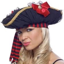 Sombrero pirata mujer azul marino con lazo rojo y ribete dorado.