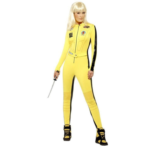 Disfraz de mujer amarillo con traje ceñido, botas negras y espada en la mano
