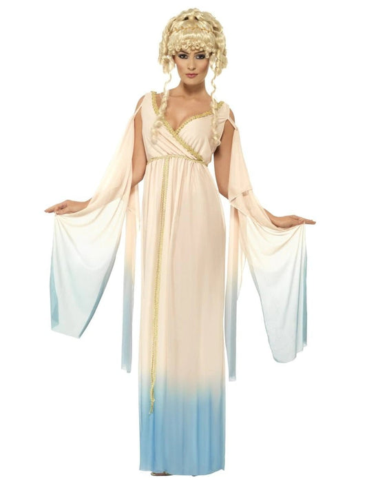Disfraz de princesa helénica con vestido largo crema y falda azul degradada, capa suelta