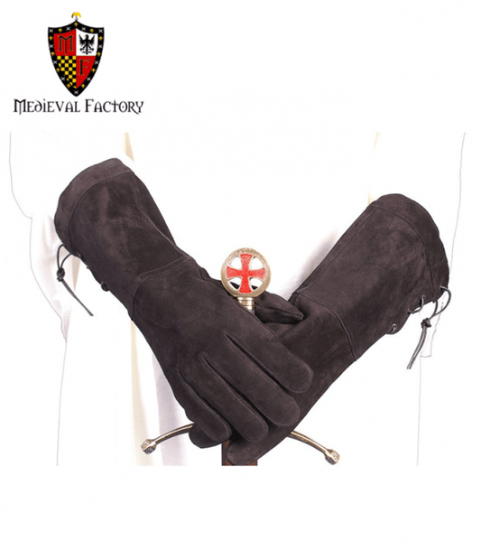 Guantelete medieval de serraje oscuro con cordones en la muñeca.