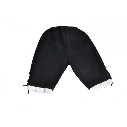 Pantalón negro del traje regional asturiano con bajo blanco y tiras decorativas