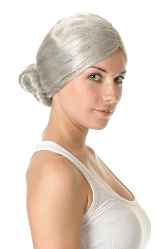 Peluca con moño gris claro, peinado recogido y ondas suaves