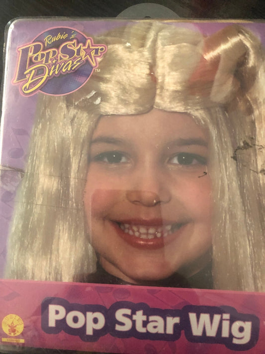 Peluca para disfraces con cabello largo rubio y flequillo, en caja.