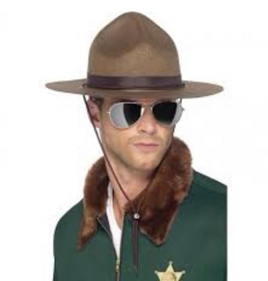 Sombrero de sheriff de fieltro marrón con ala ancha