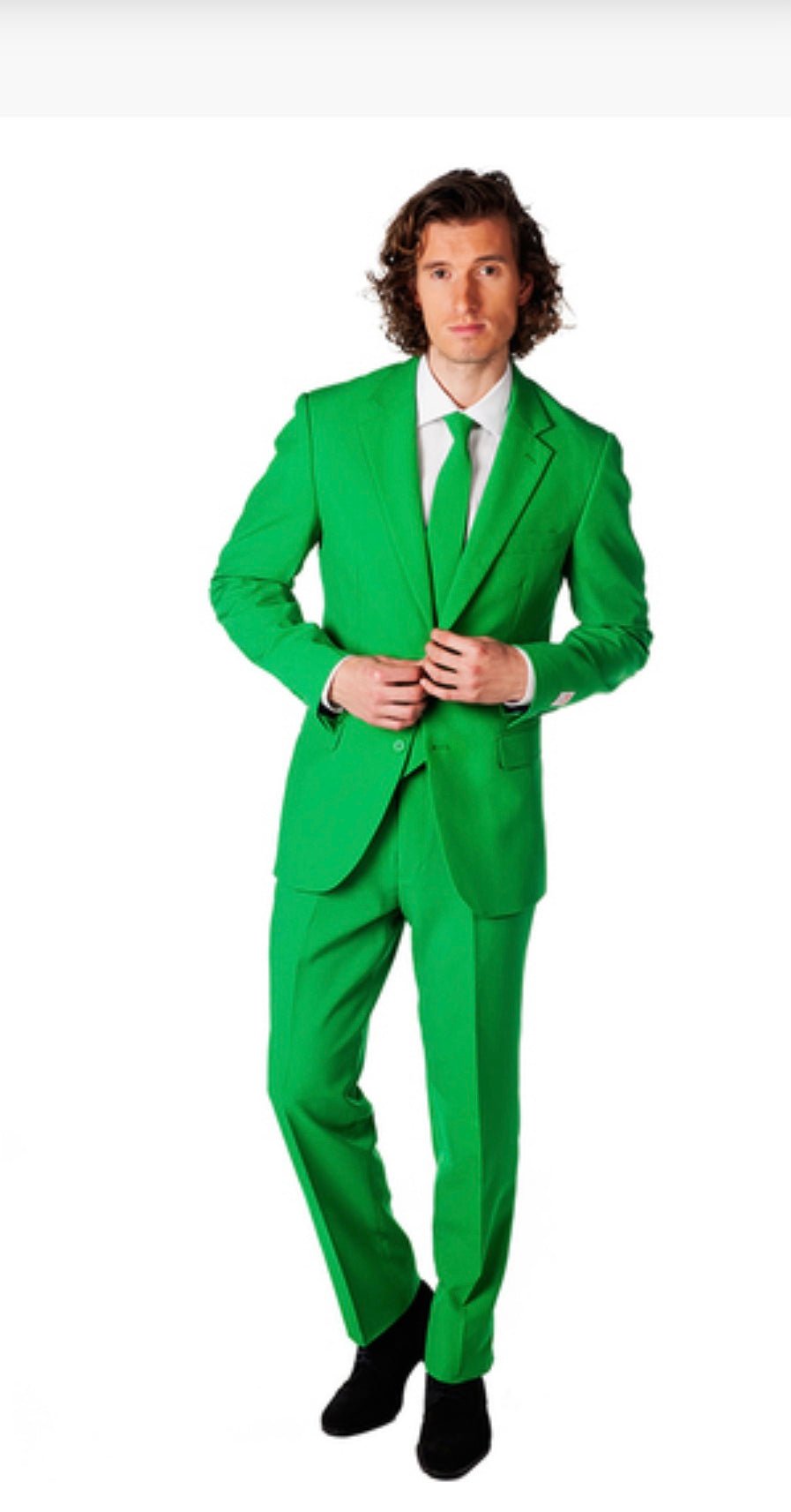 Traje verde para hombre con camisa blanca y corbata