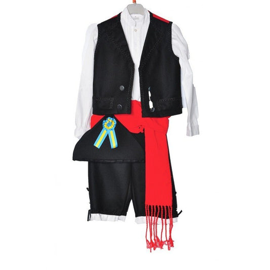Traje regional infantil: chaleco negro, camisa blanca, pantalón oscuro, faja roja y flecos