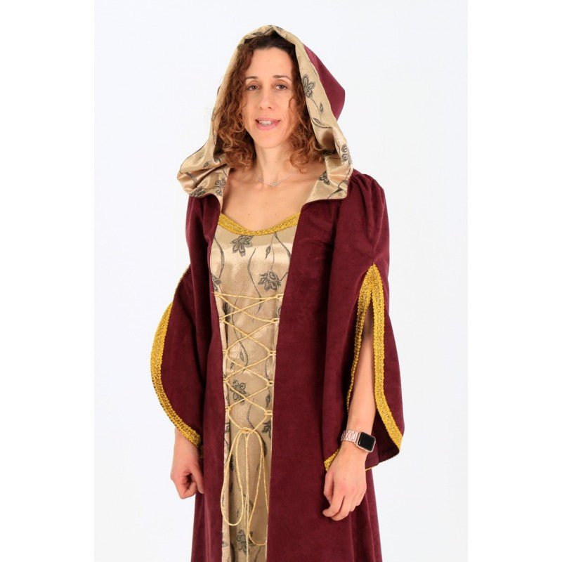 Vestido medieval con capucha burdeos y ribete dorado, abertura delantera y mangas largas