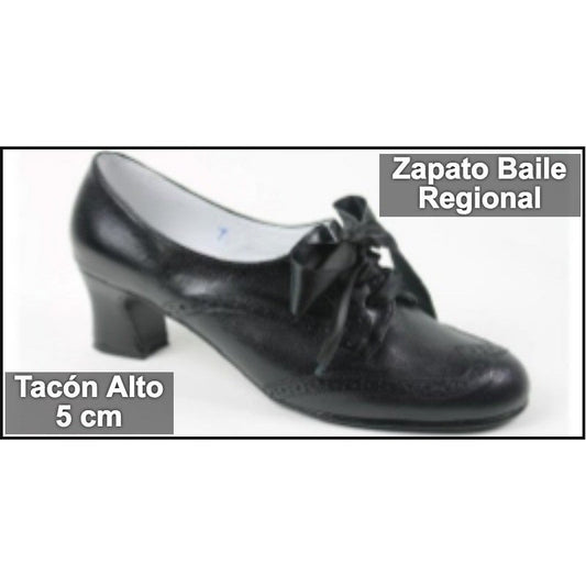 Zapato de baile oscuro de tacón medio alto con lazo frontal y punta redondeada